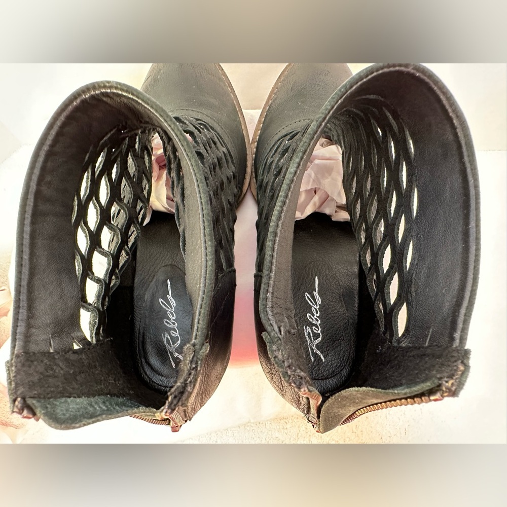 BLACK LEATHER BOTIES (SIZE 6.5M) AMAZING CONDITION! COCKTAIL, CONCERT!🤩 - Picture 6 of 12